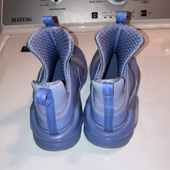 Puma - Picture 5 of 5